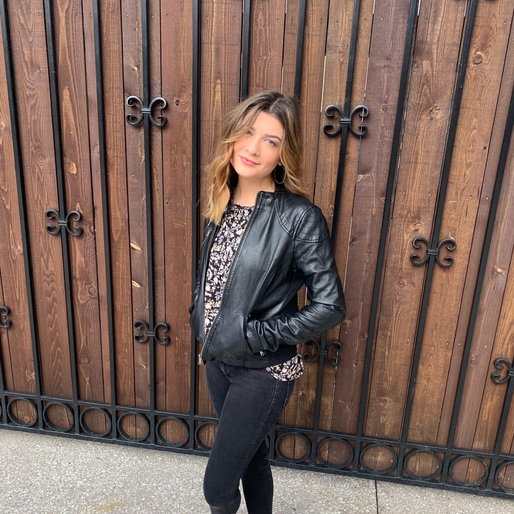 Meet your Posher, Lilie